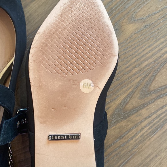 Gianni Bini black suede flats. - Picture 4 of 6